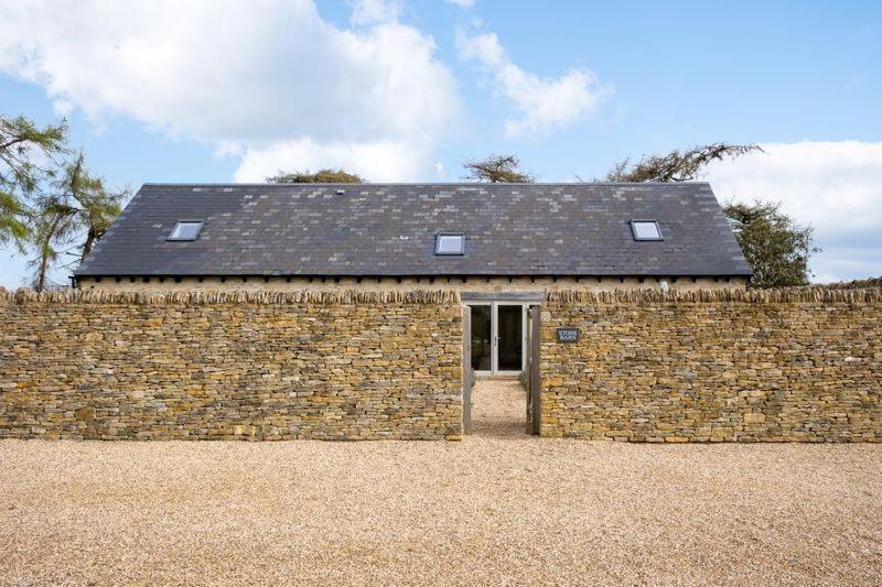 Stone Barn, Contemporary Barn Conversion Villa Cheltenham Exterior photo